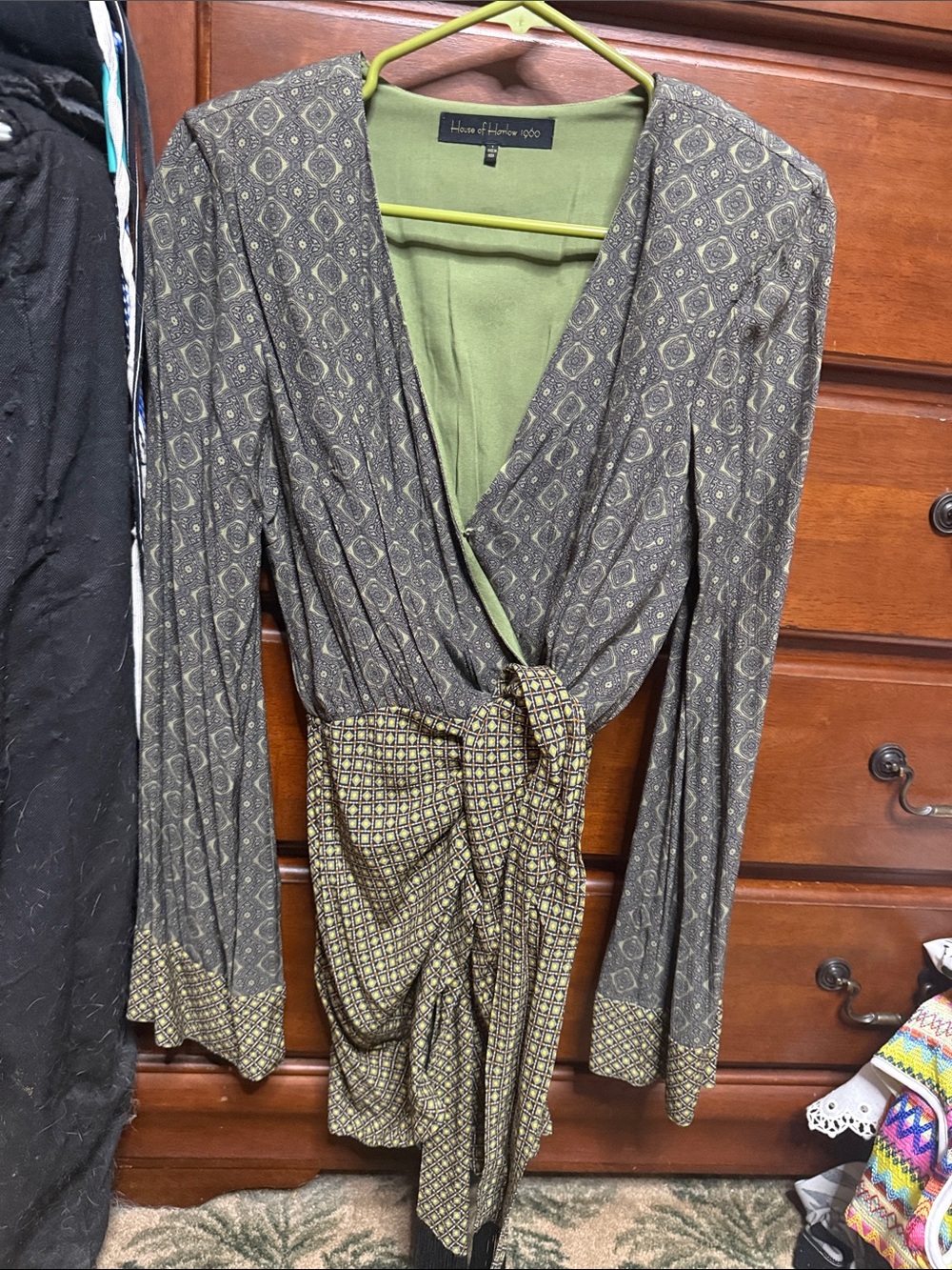 House of Harlow 1960 Olive Green & Gray Patterned Wrap Dress Viral